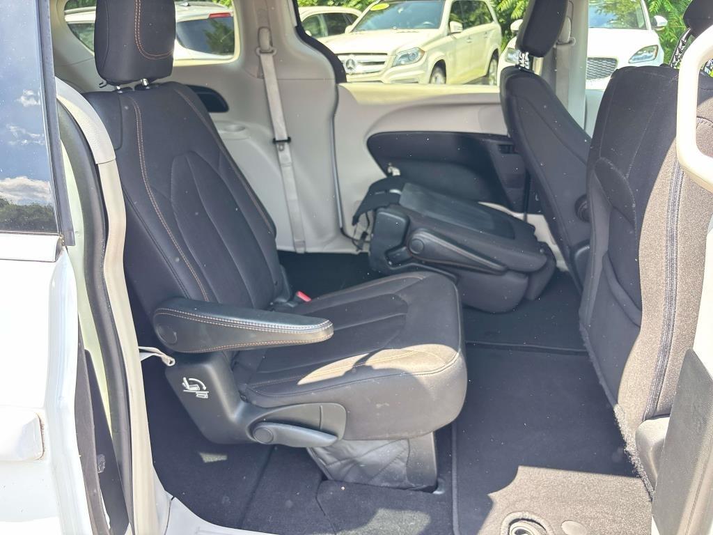 Chrysler Pacifica LX FWD 2017
