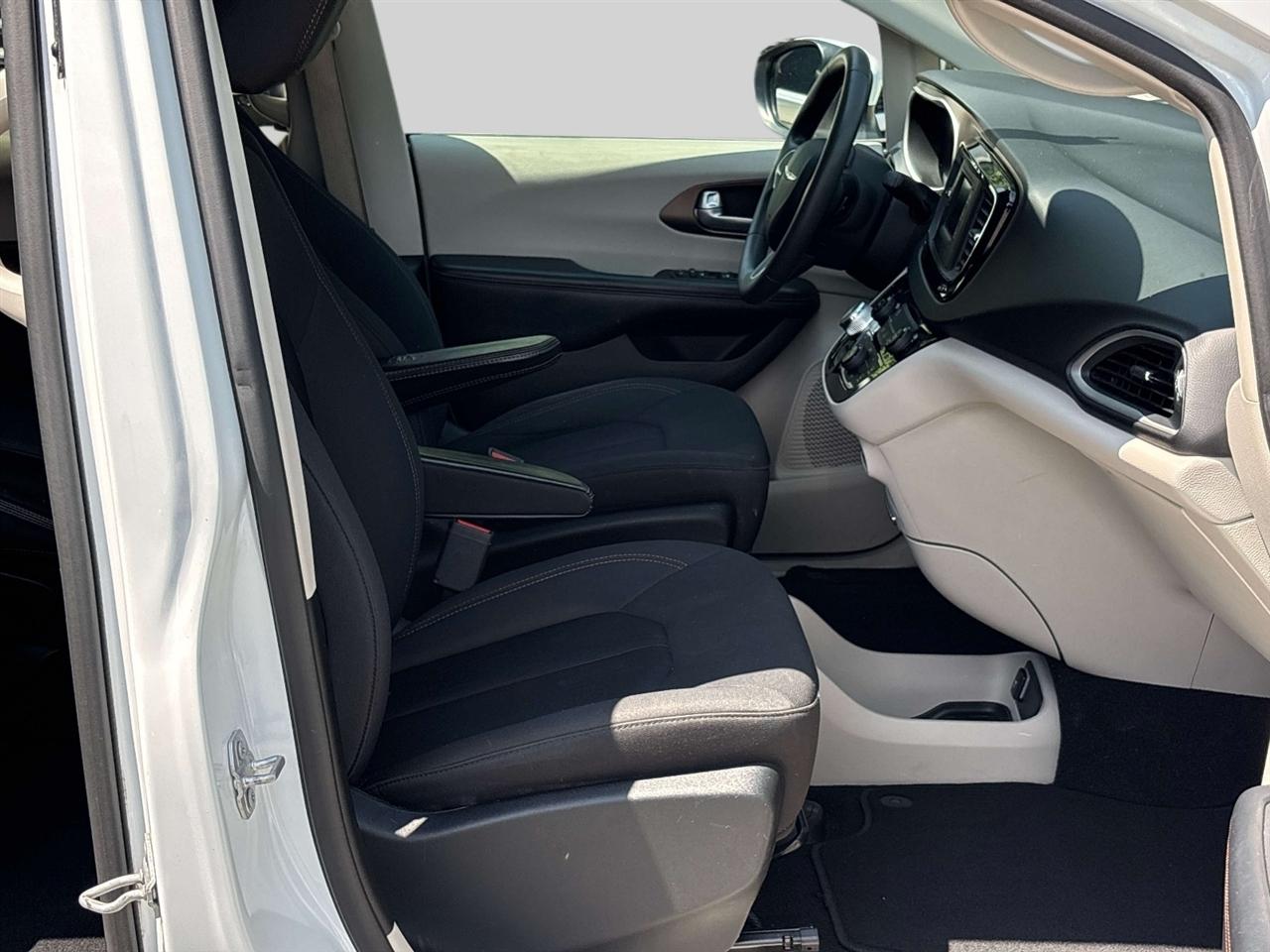 Chrysler Pacifica LX FWD 2017