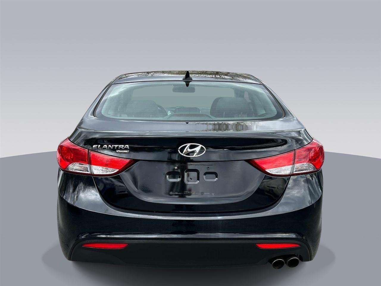 Hyundai Elantra  2013