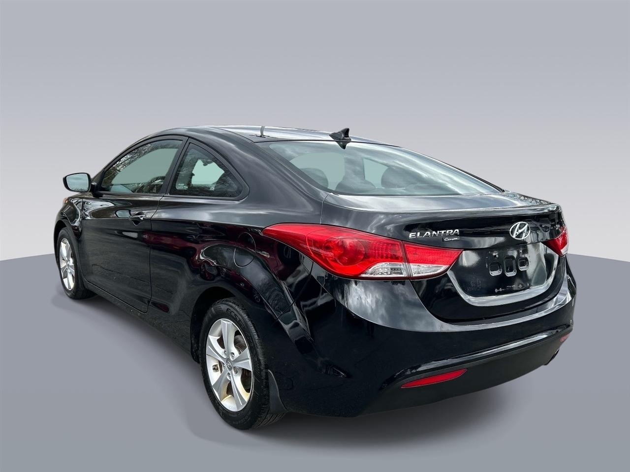 Hyundai Elantra  2013