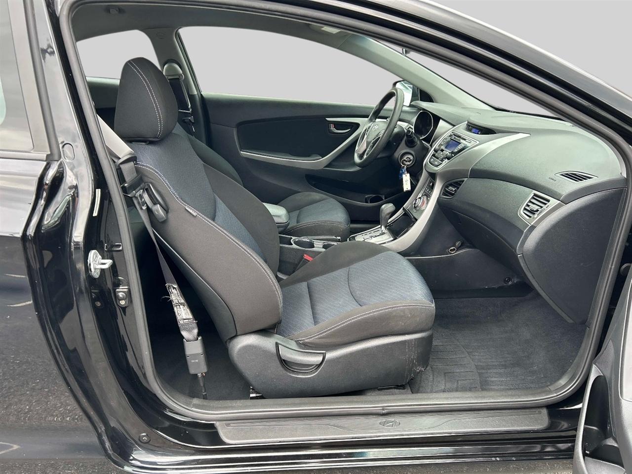 Hyundai Elantra  2013