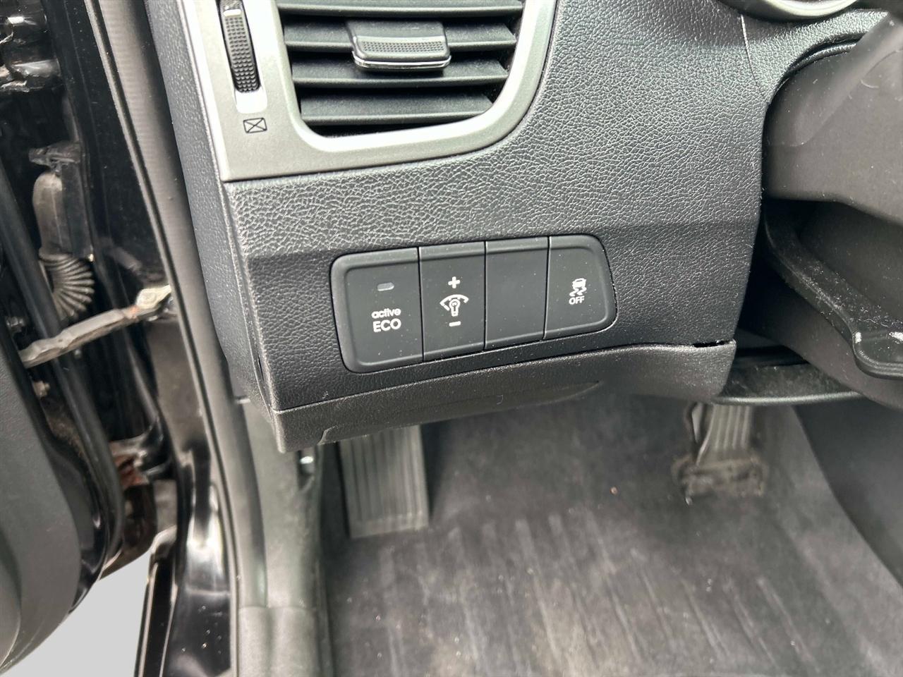 Hyundai Elantra  2013