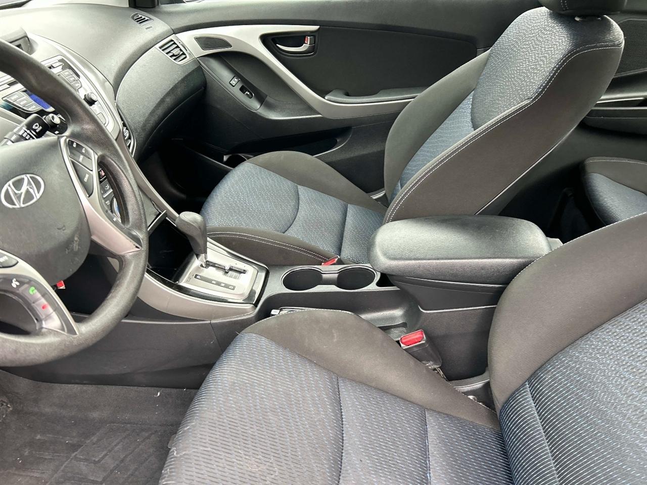 Hyundai Elantra  2013