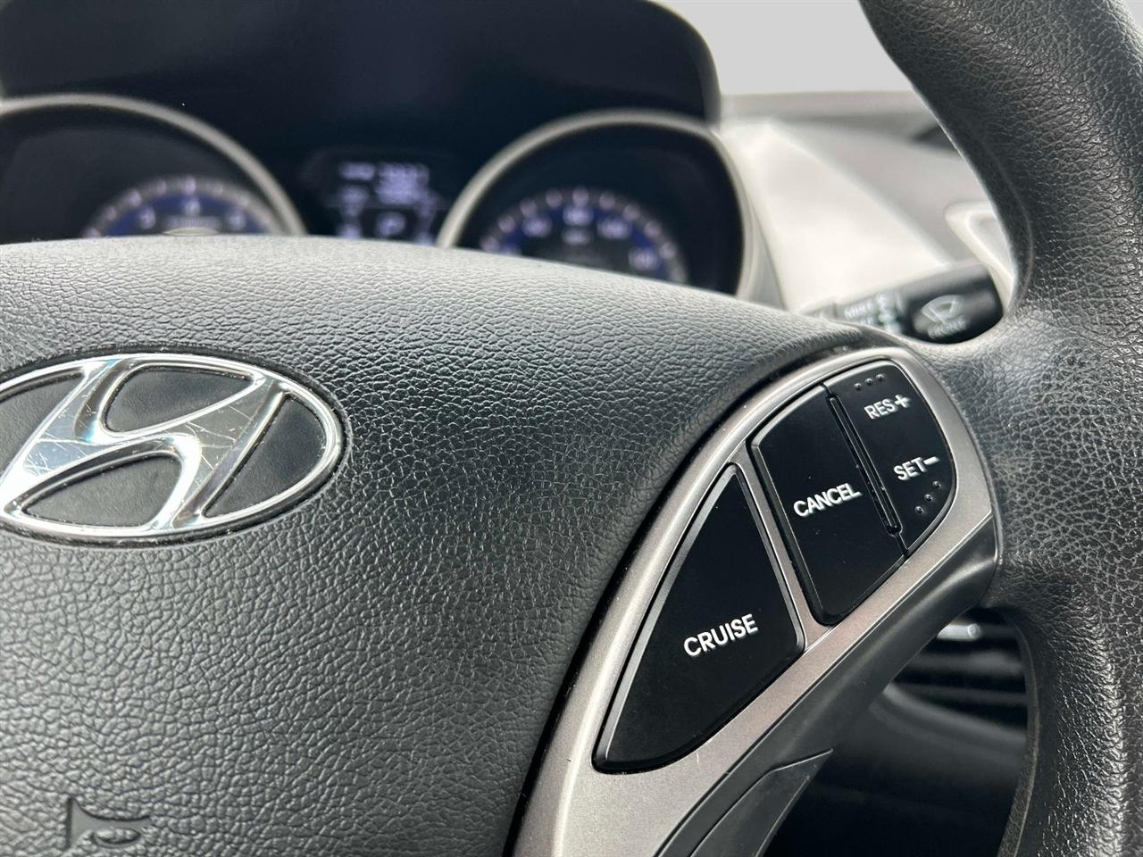 Hyundai Elantra  2013