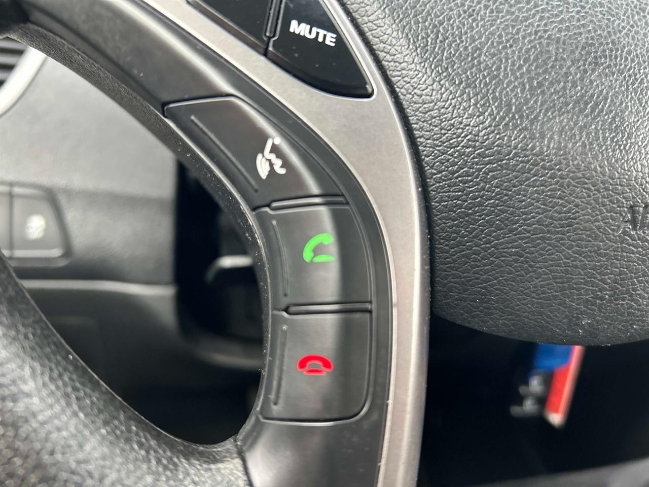 Hyundai Elantra  2013