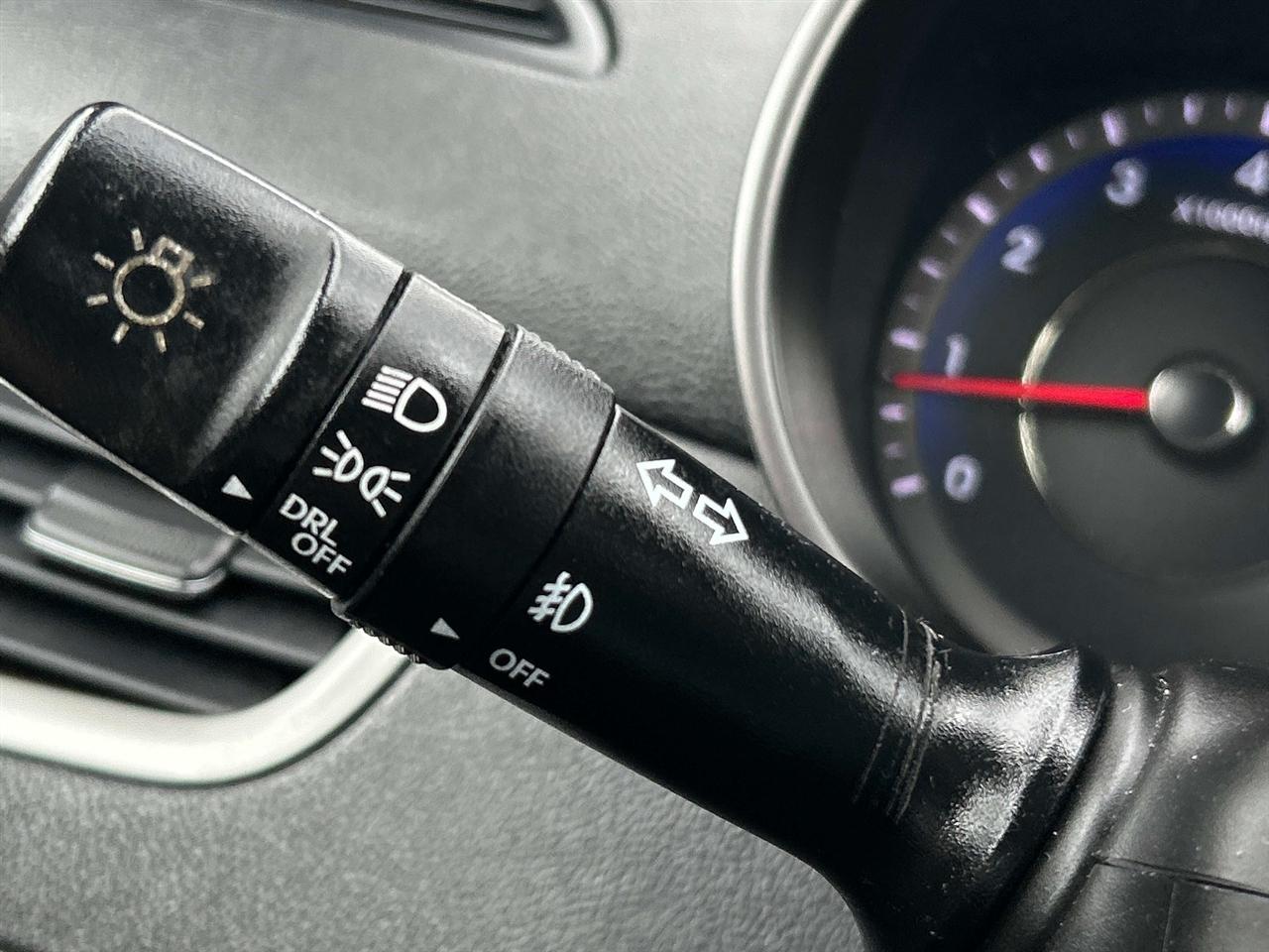 Hyundai Elantra  2013