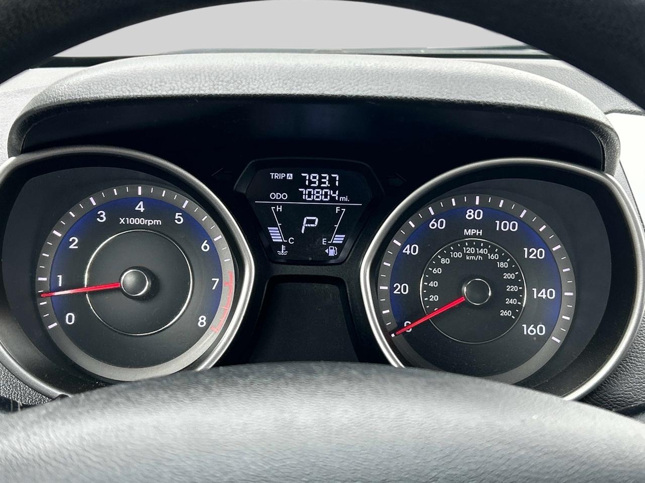 Hyundai Elantra  2013