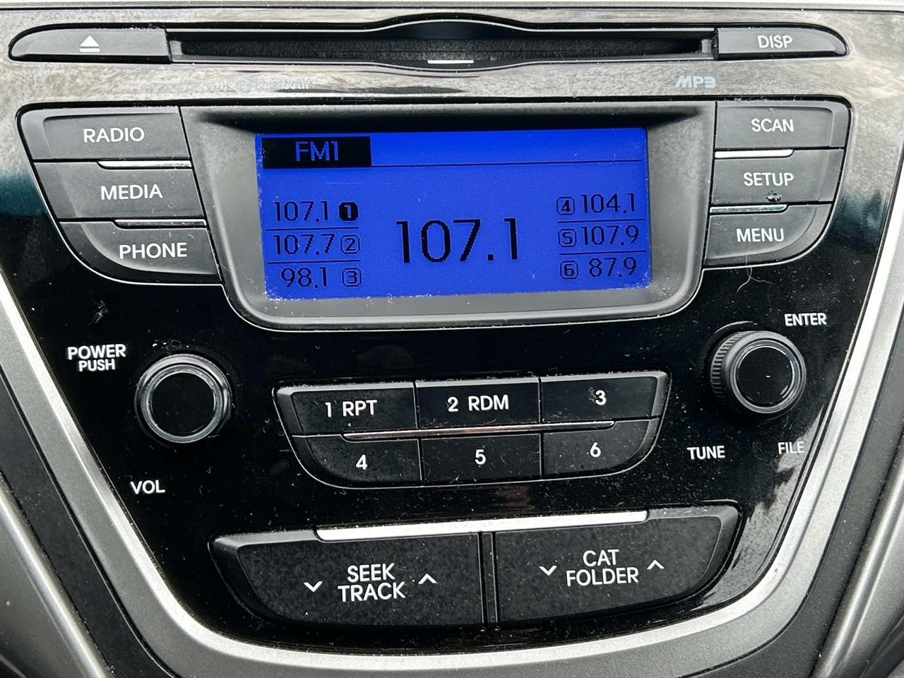 Hyundai Elantra  2013