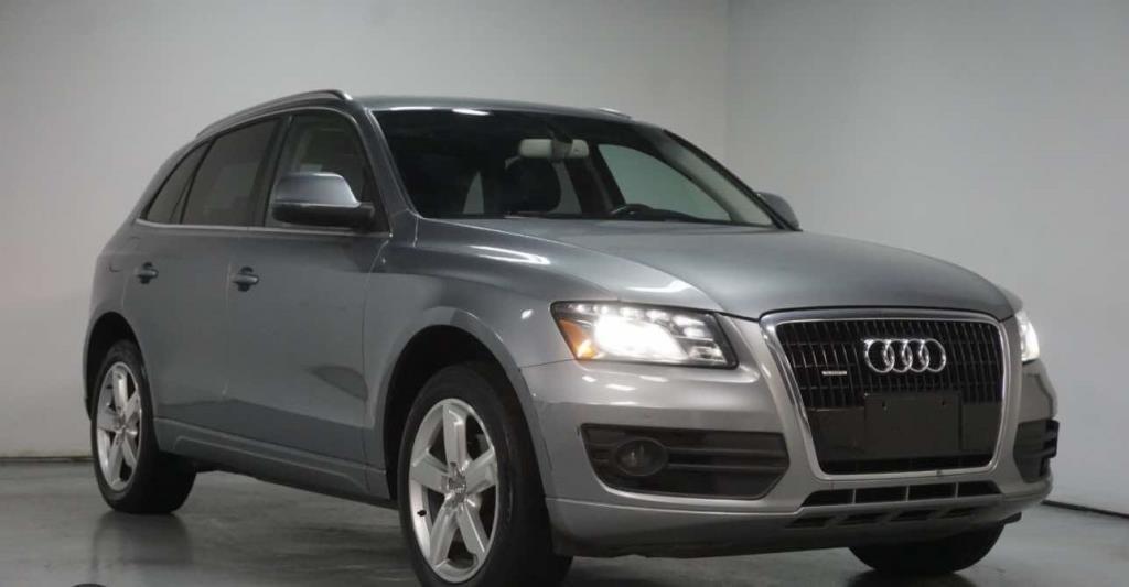 2010 Audi Q5 quattro 4dr Premium