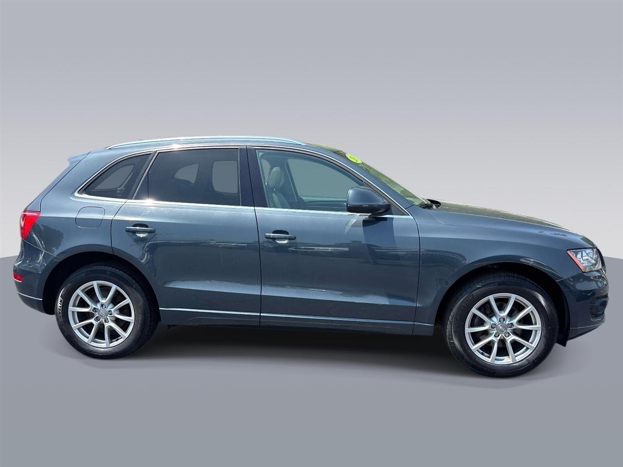 Audi Q5 quattro 4dr Premium 2010