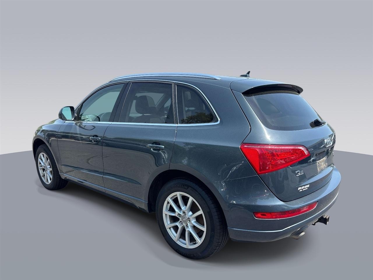Audi Q5 quattro 4dr Premium 2010