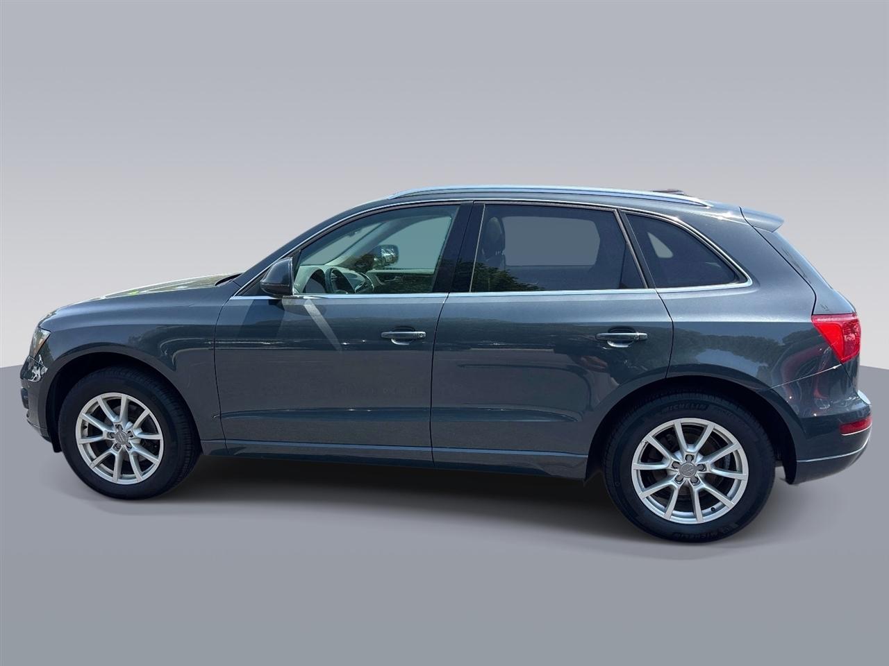 Audi Q5 quattro 4dr Premium 2010