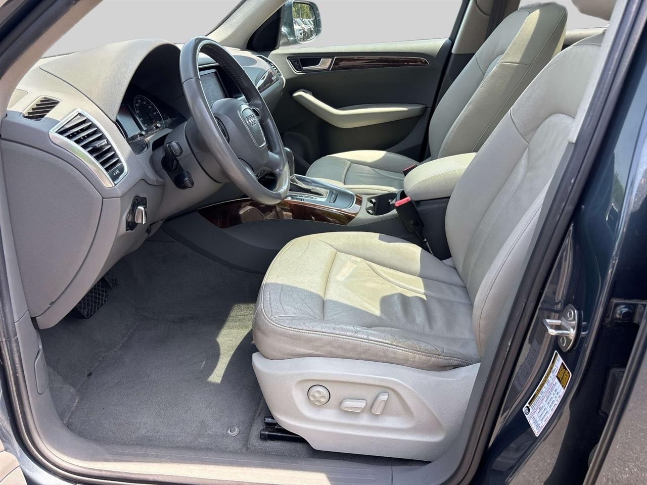 Audi Q5 quattro 4dr Premium 2010