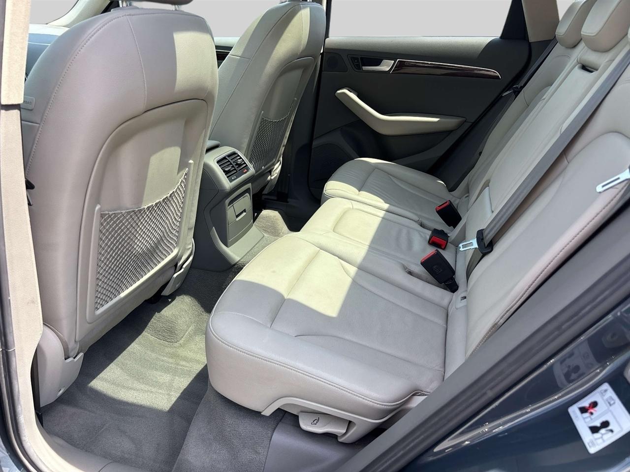 Audi Q5 quattro 4dr Premium 2010