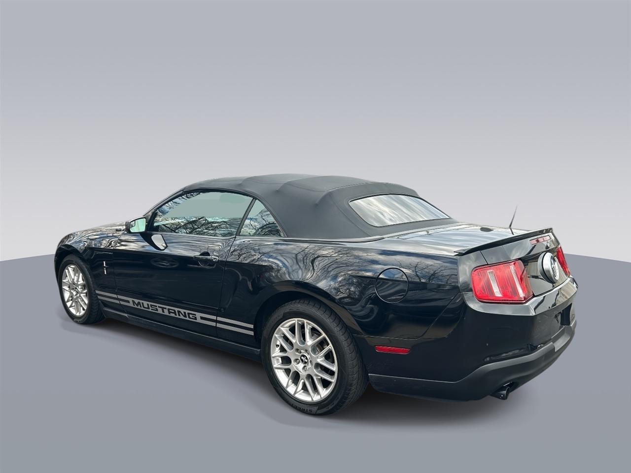 Ford Mustang  2012