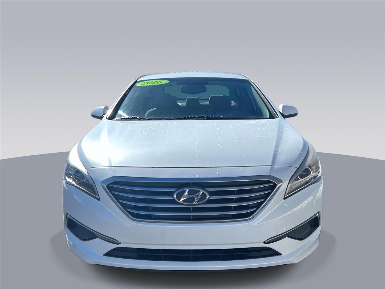 Hyundai Sonata 4dr Sdn 2.4L SE 2016
