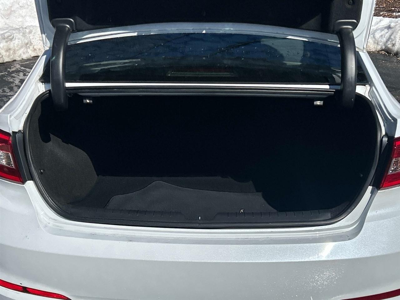 Hyundai Sonata 4dr Sdn 2.4L SE 2016