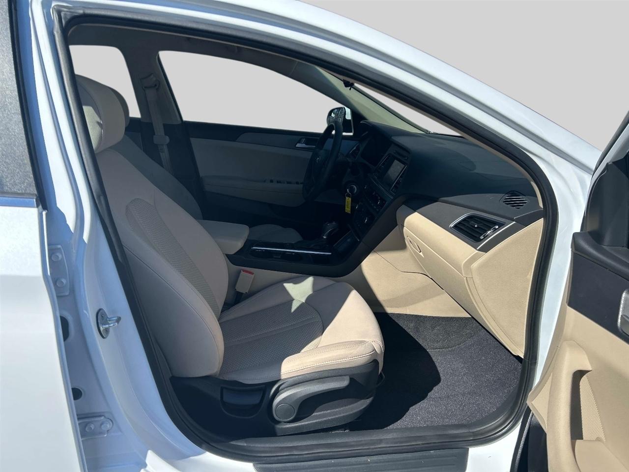 Hyundai Sonata 4dr Sdn 2.4L SE 2016