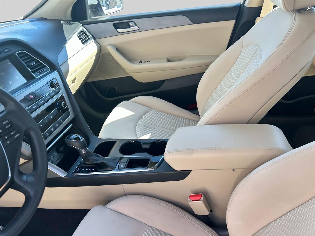 Hyundai Sonata 4dr Sdn 2.4L SE 2016