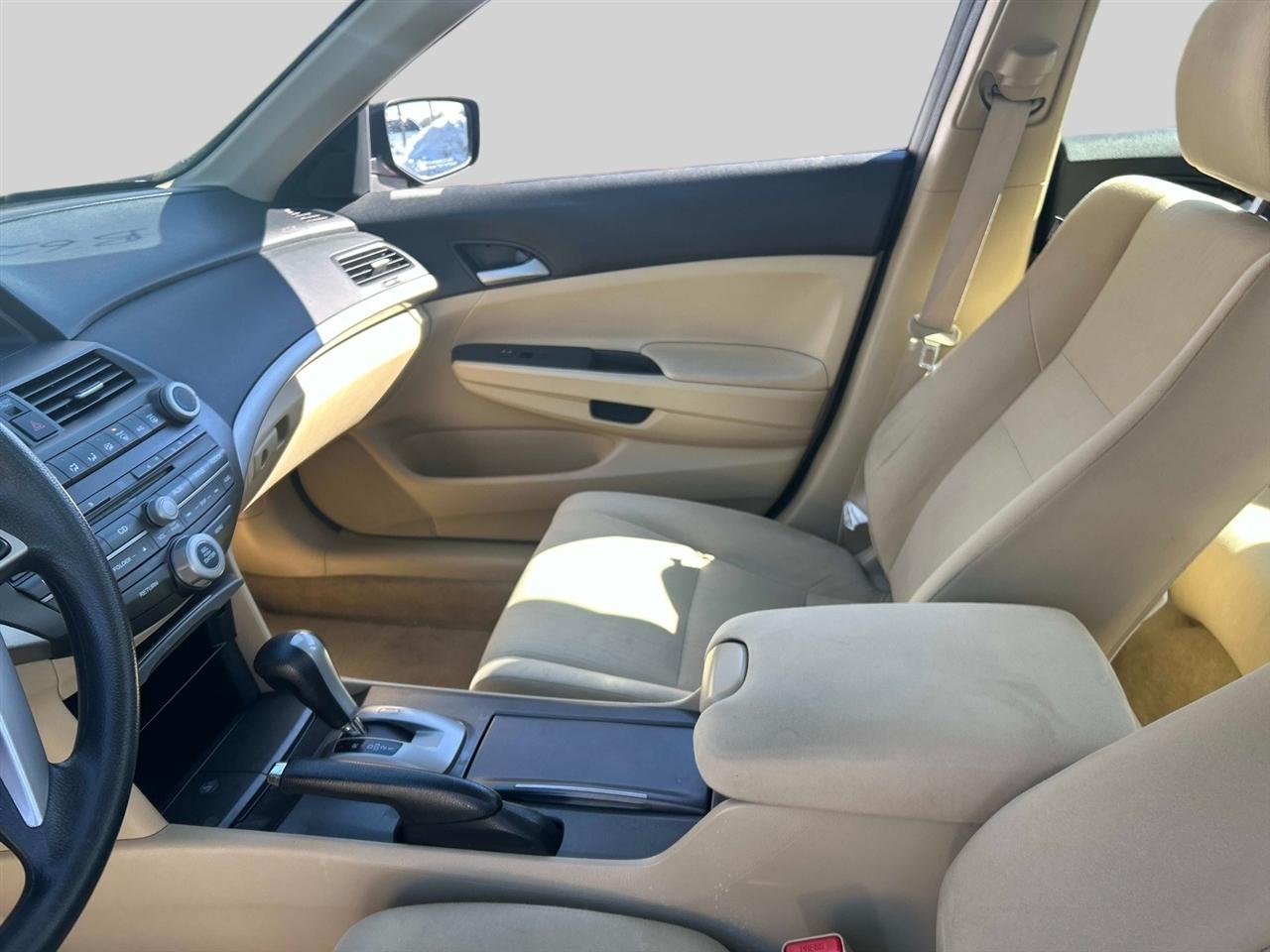 Honda Accord 4dr I4 Auto LX 2012