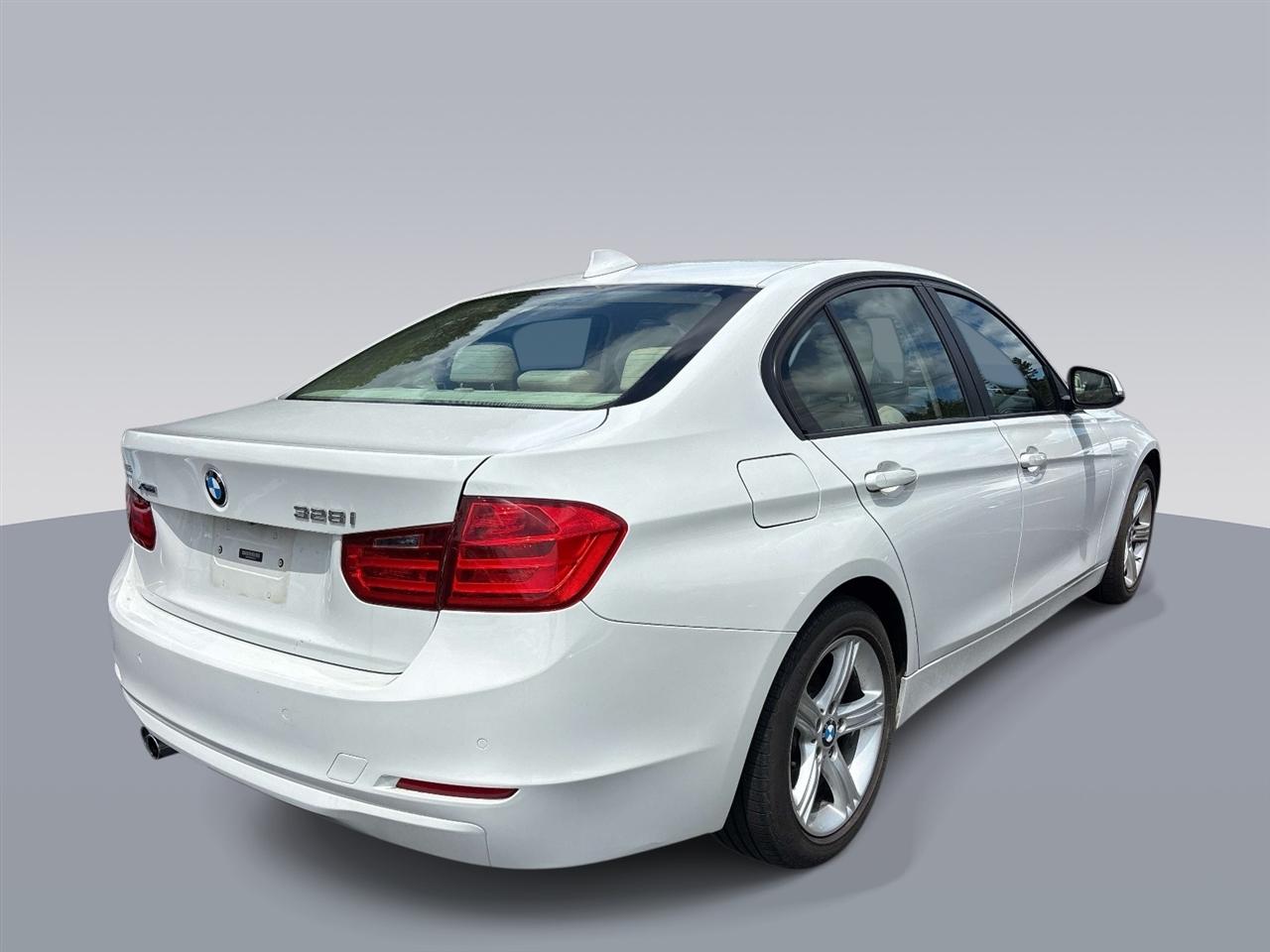 BMW 3-Series 4dr Sdn 328i xDrive AWD SULEV 2014