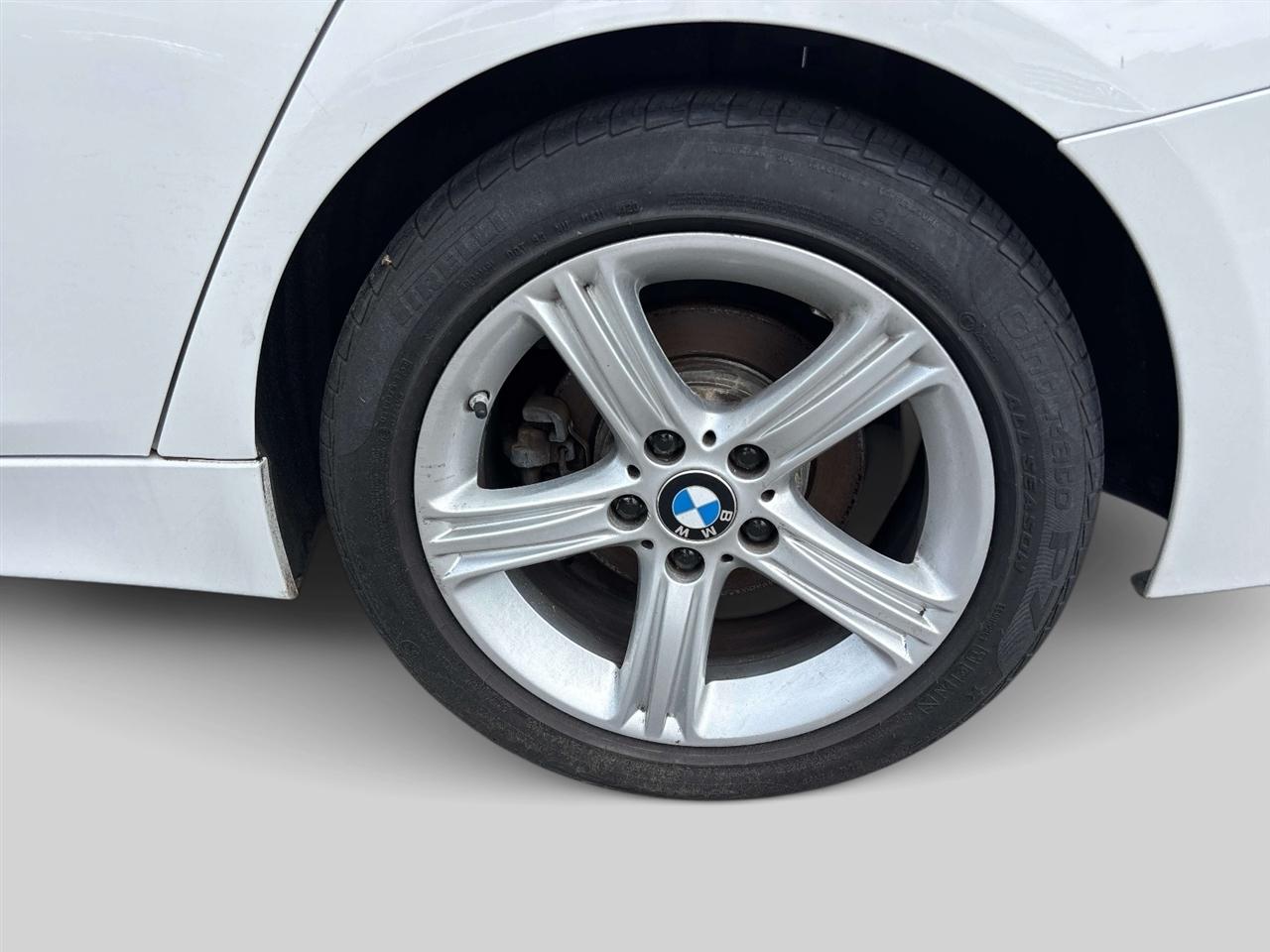 BMW 3-Series 4dr Sdn 328i xDrive AWD SULEV 2014
