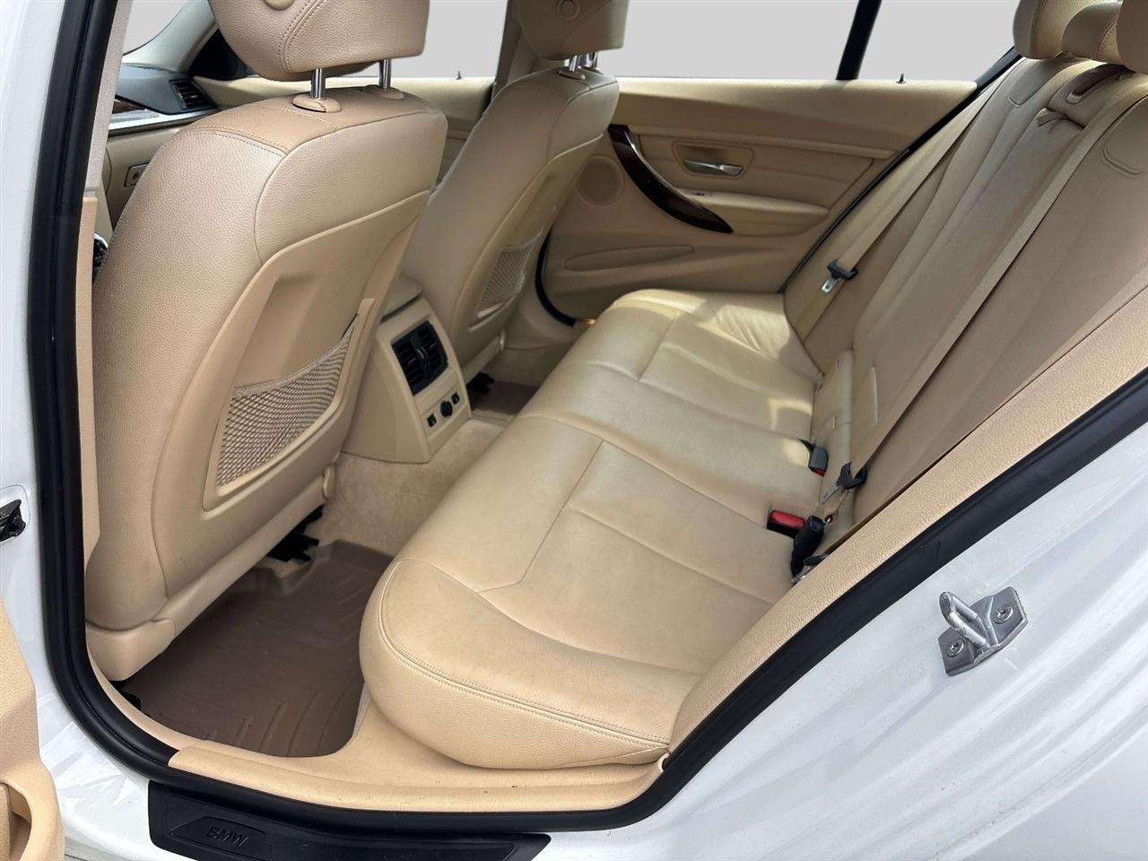 BMW 3-Series 4dr Sdn 328i xDrive AWD SULEV 2014