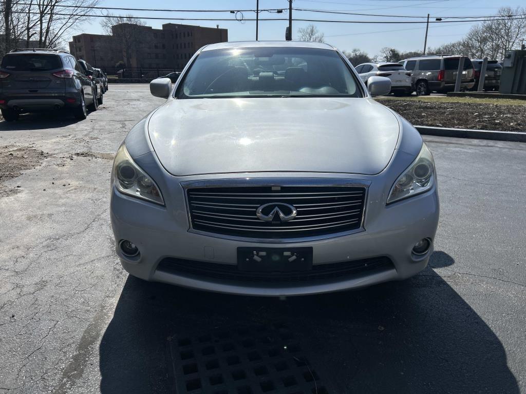 Infiniti M  2011