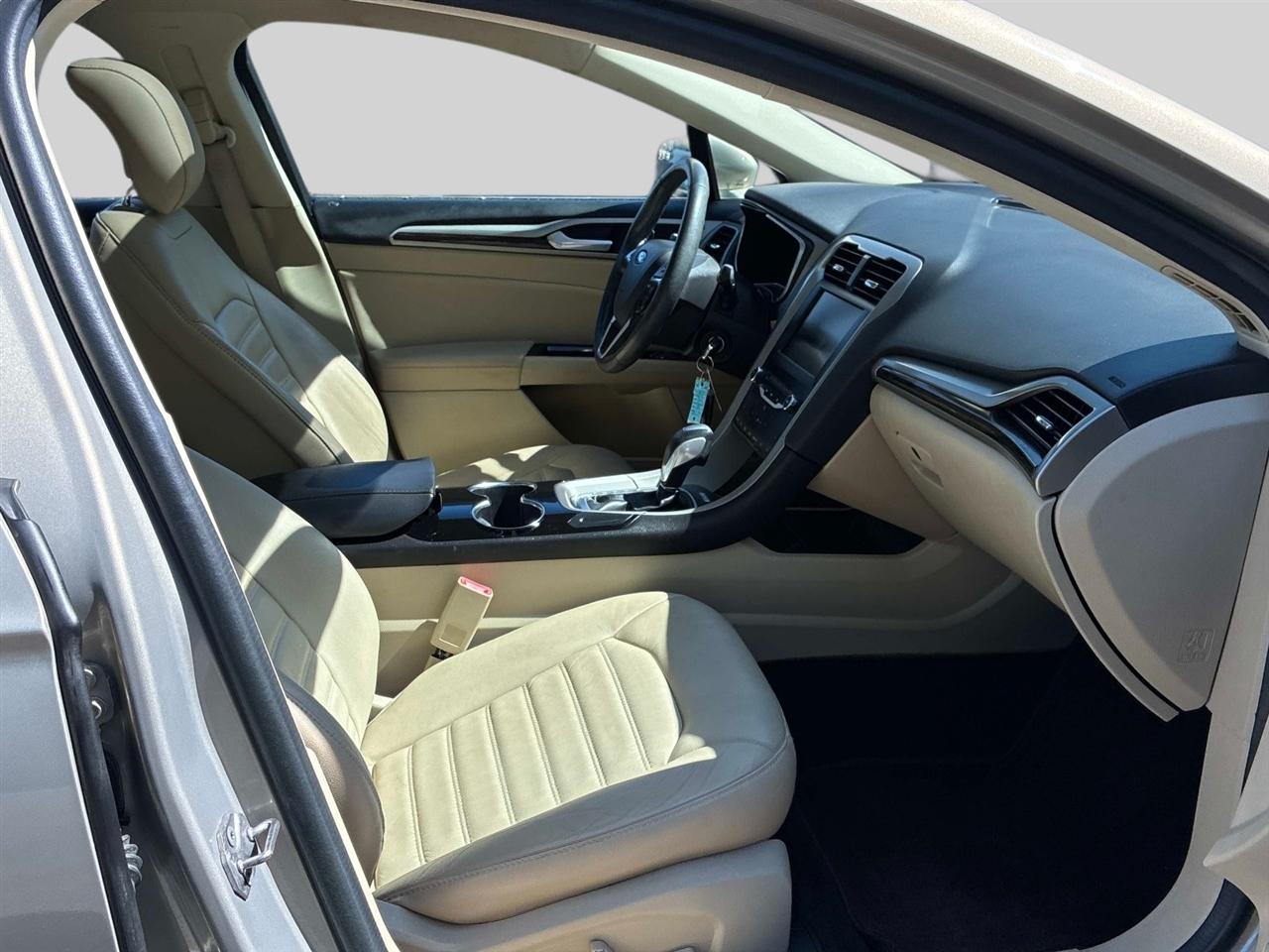 Ford Fusion 4dr Sdn SE FWD 2015