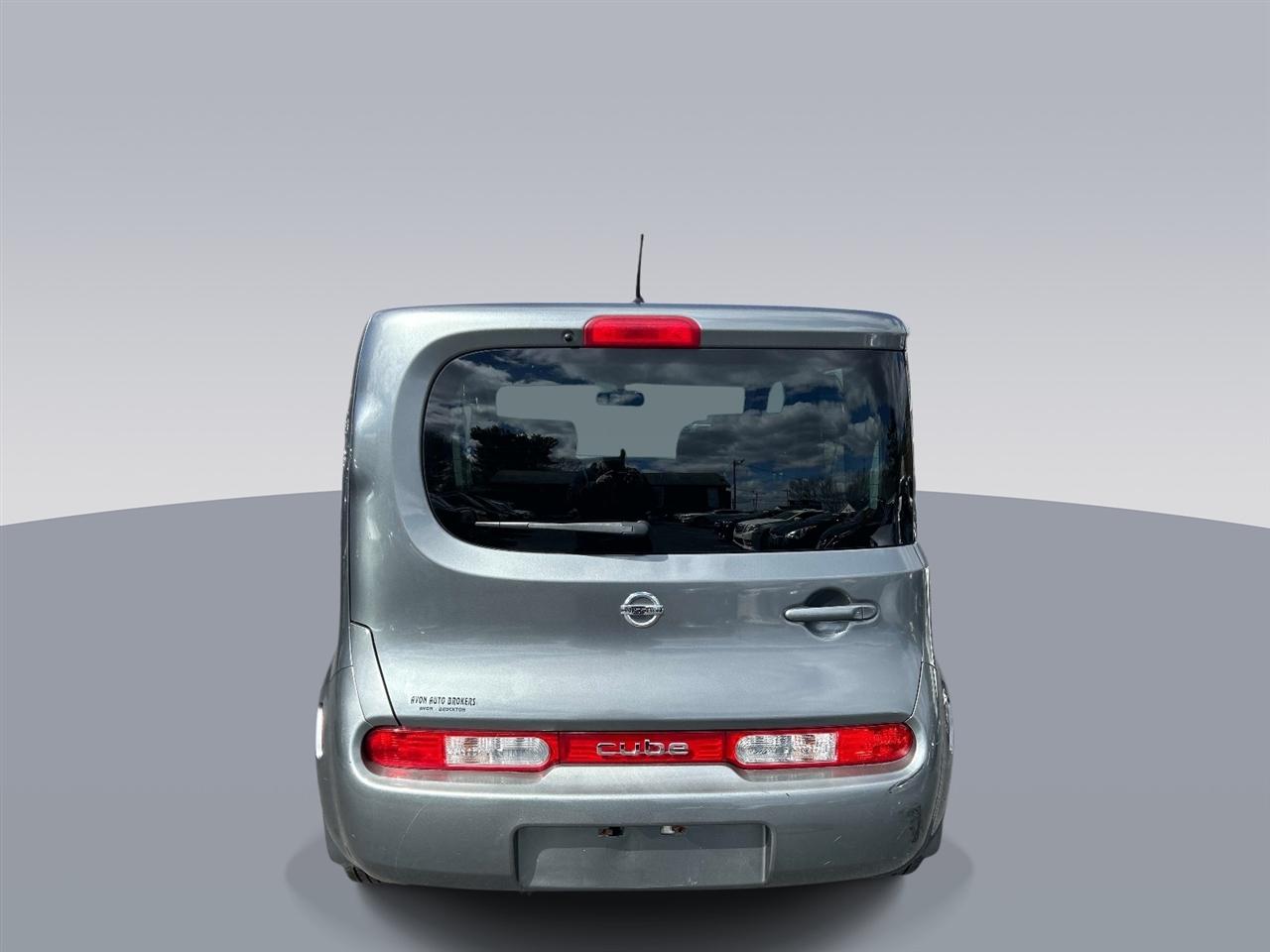 Nissan Cube 5dr Wgn I4 CVT 1.8 SL 2011
