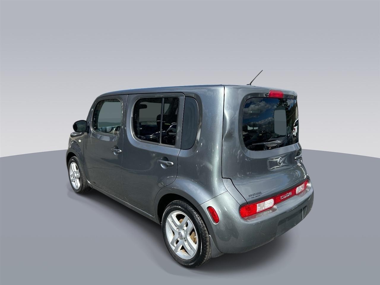 Nissan Cube 5dr Wgn I4 CVT 1.8 SL 2011
