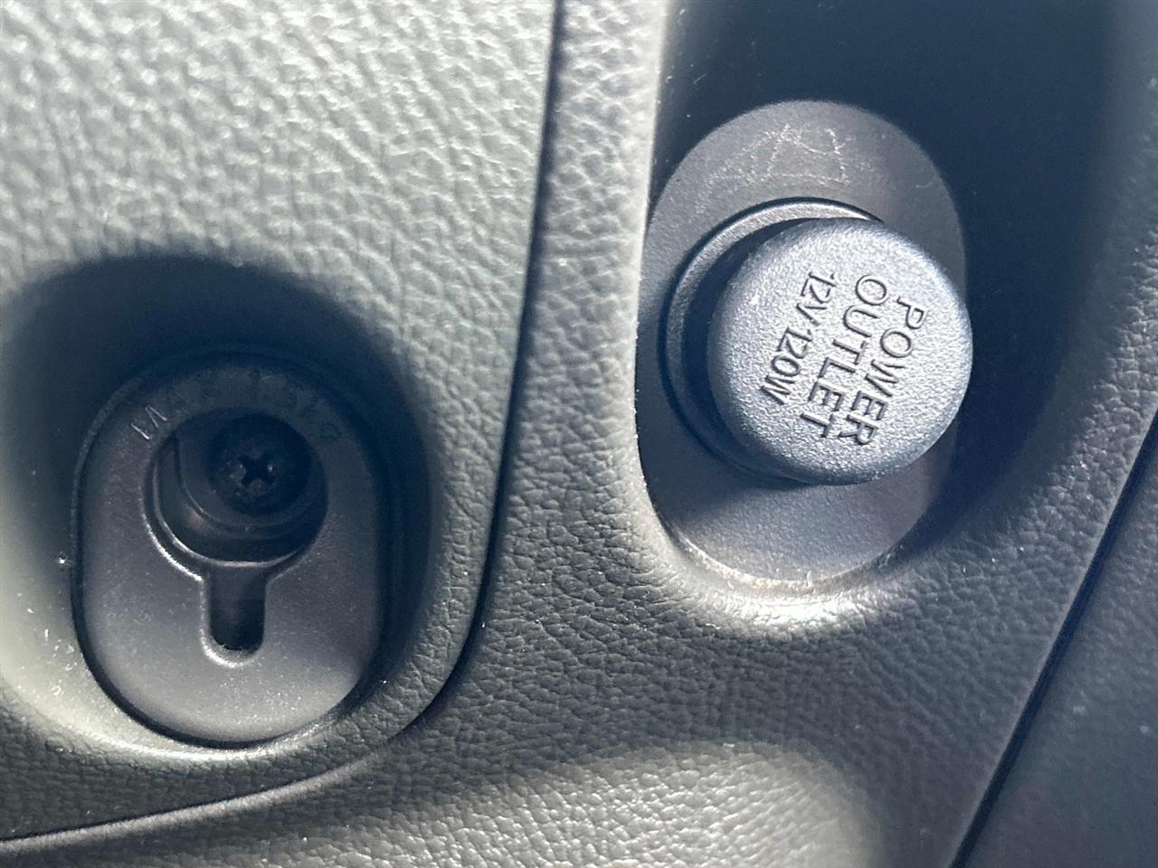 Nissan Cube 5dr Wgn I4 CVT 1.8 SL 2011