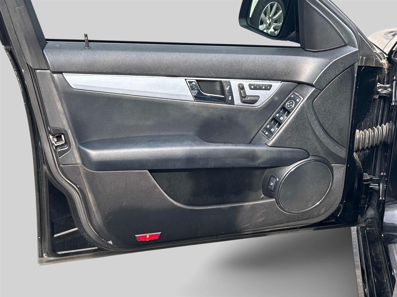 Mercedes-Benz C-Class  2009