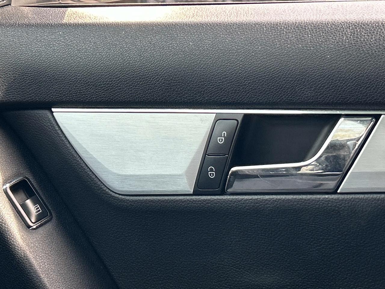 Mercedes-Benz C-Class  2009