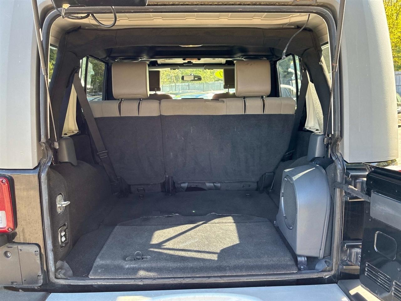 Jeep Wrangler 4WD 4dr Sahara 2010
