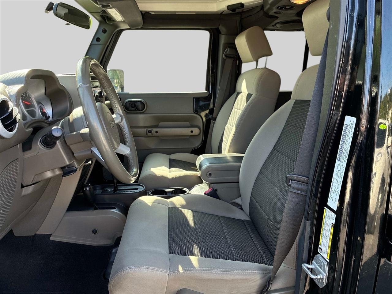 Jeep Wrangler 4WD 4dr Sahara 2010