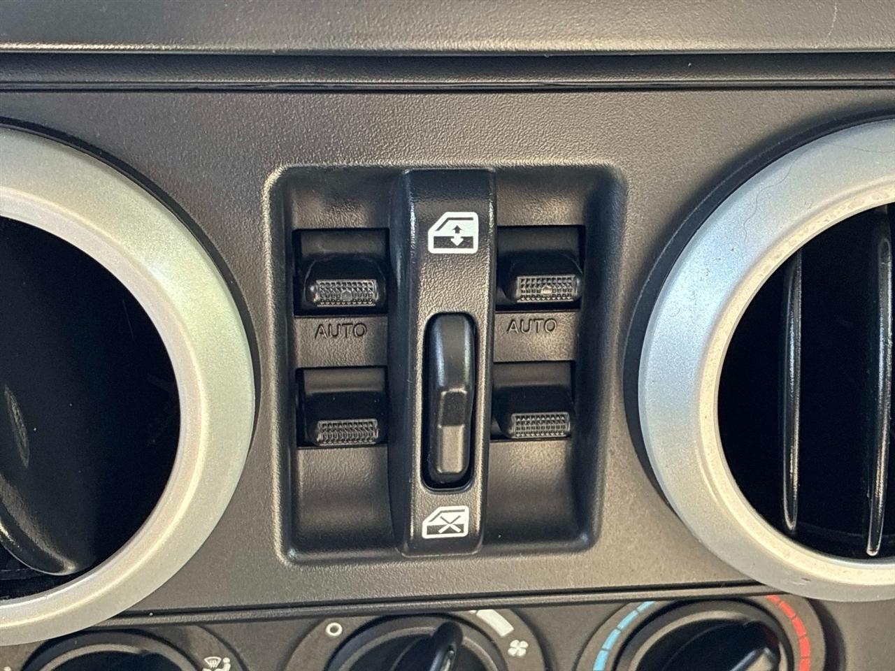 Jeep Wrangler 4WD 4dr Sahara 2010