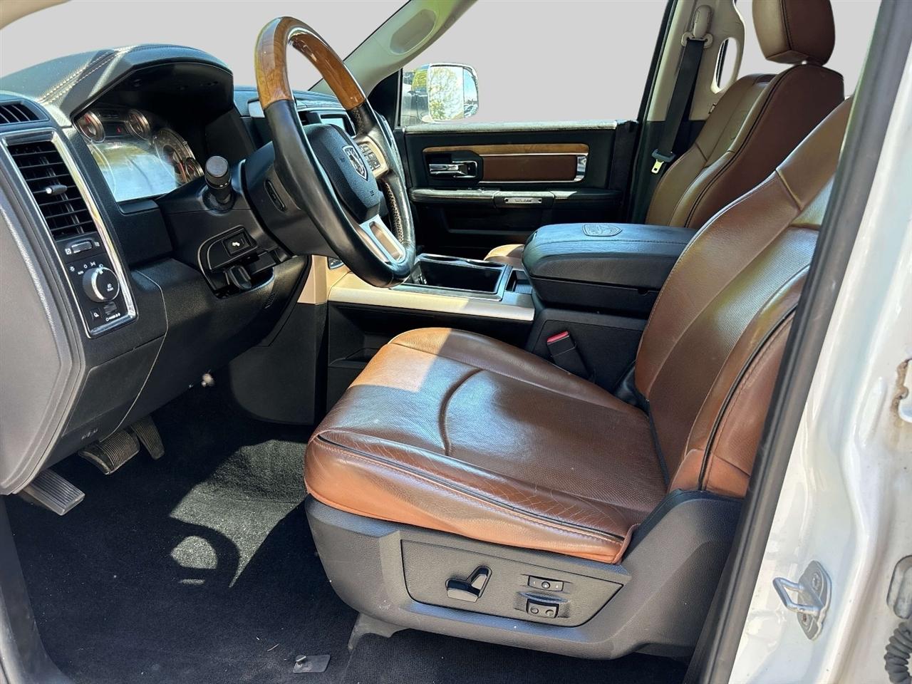 RAM 1500 4WD Crew Cab 140.5" Longhorn 2014