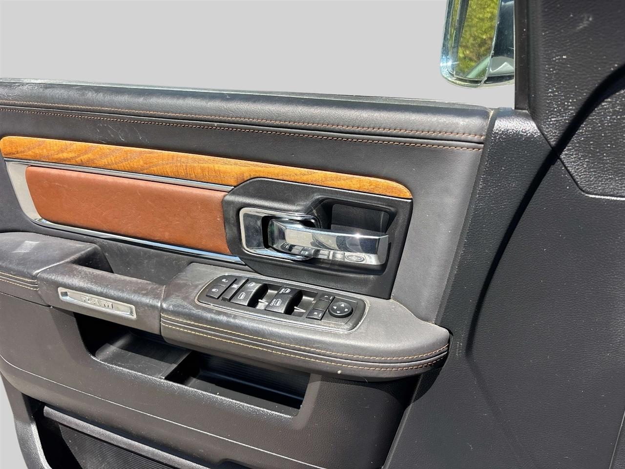 RAM 1500 4WD Crew Cab 140.5" Longhorn 2014