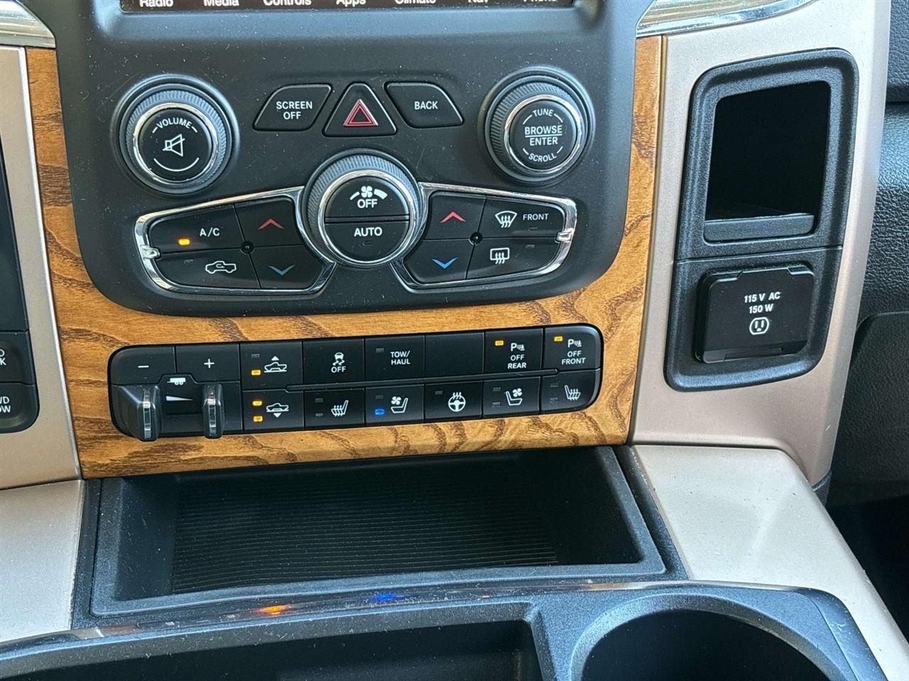 RAM 1500 4WD Crew Cab 140.5" Longhorn 2014