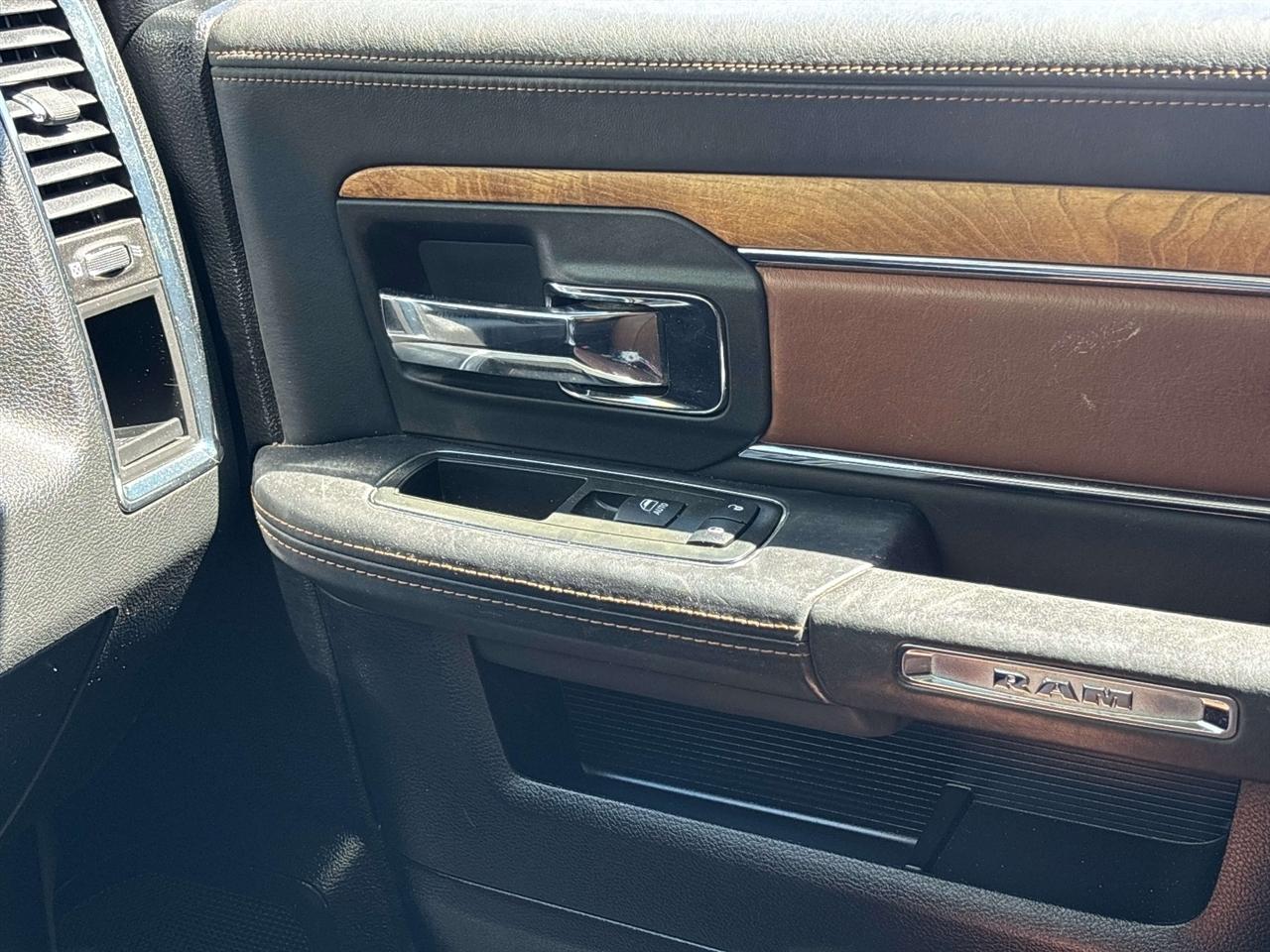 RAM 1500 4WD Crew Cab 140.5" Longhorn 2014