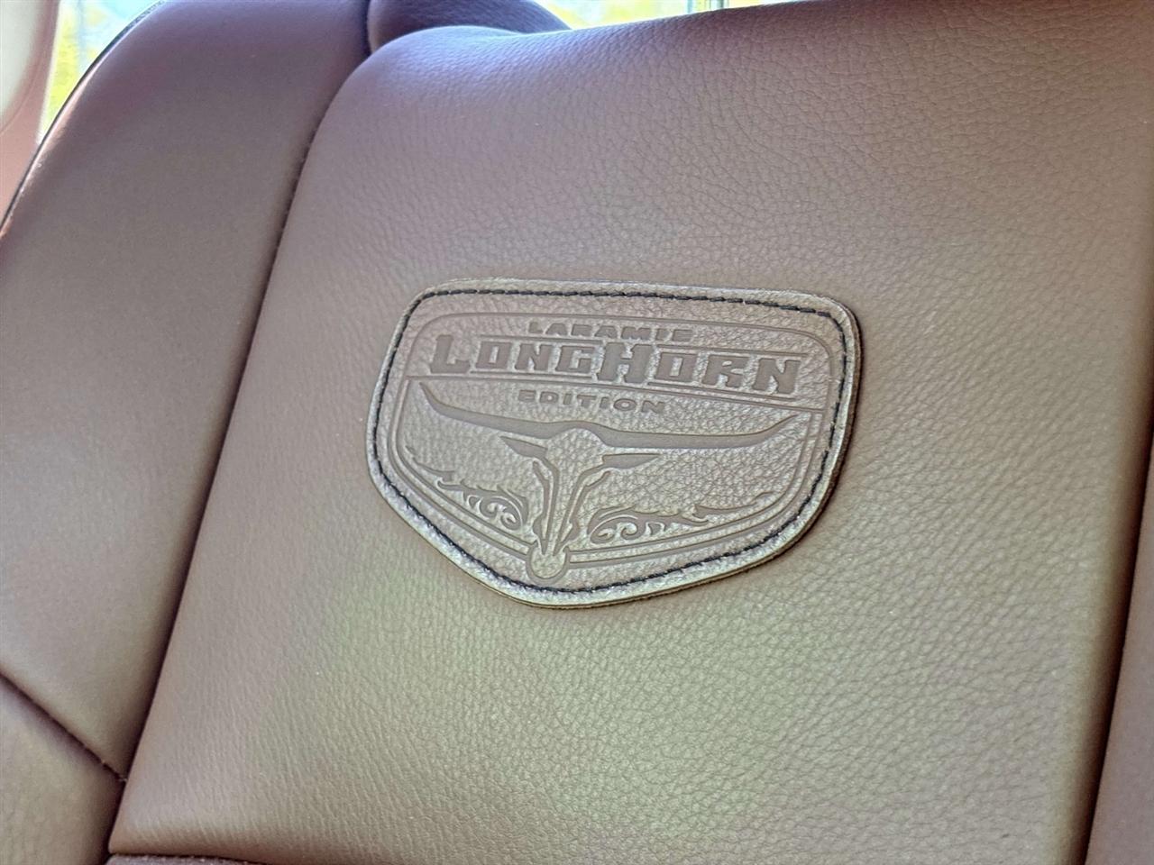 RAM 1500 4WD Crew Cab 140.5" Longhorn 2014