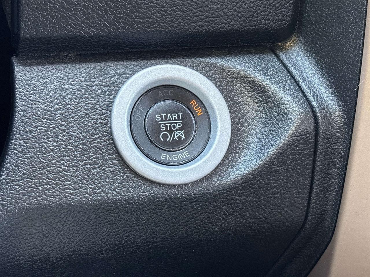 RAM 1500 4WD Crew Cab 140.5" Longhorn 2014