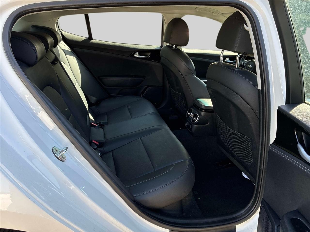 Kia Stinger Base AWD 2019