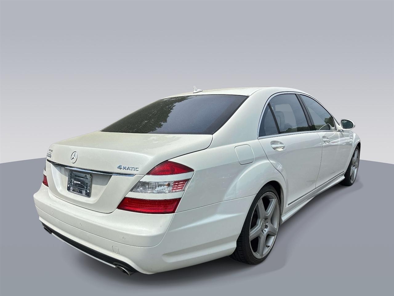 Mercedes-Benz S-Class 4dr Sdn 5.5L V8 4MATIC 2009