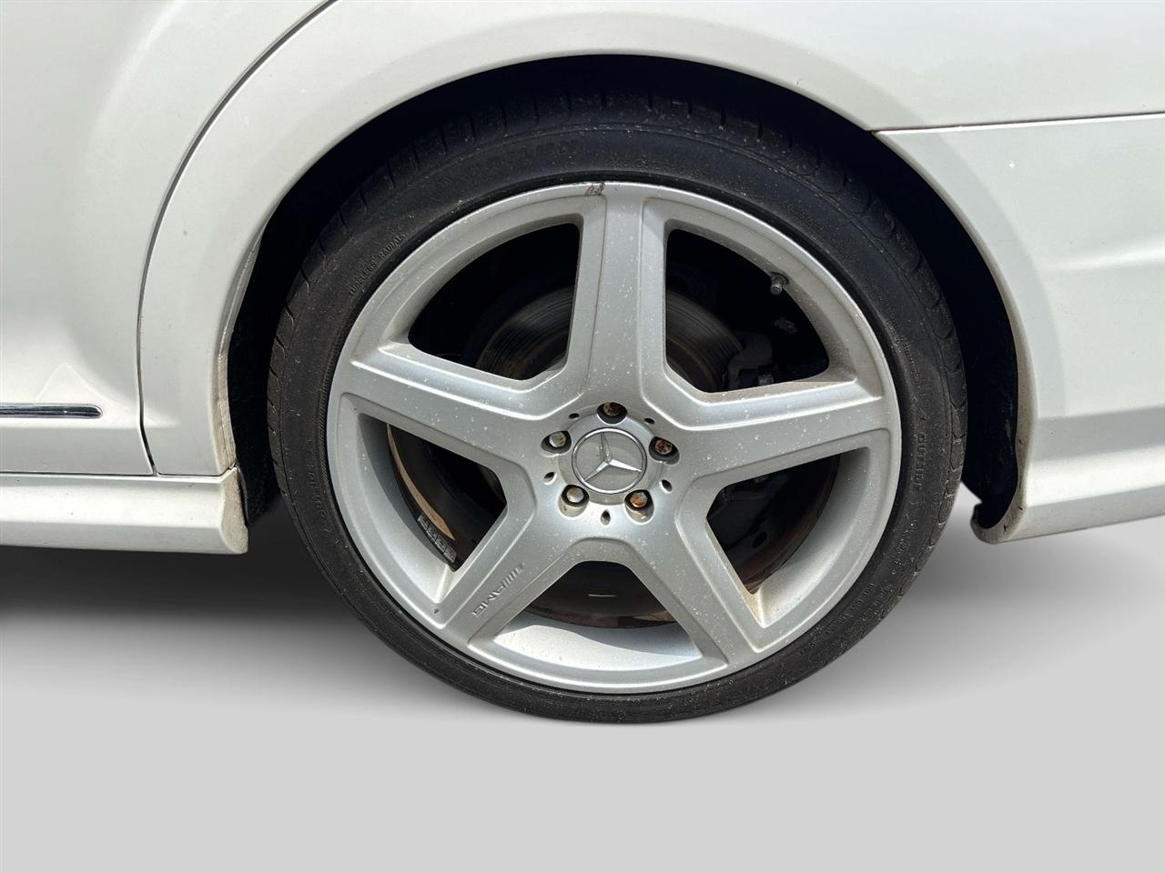 Mercedes-Benz S-Class 4dr Sdn 5.5L V8 4MATIC 2009