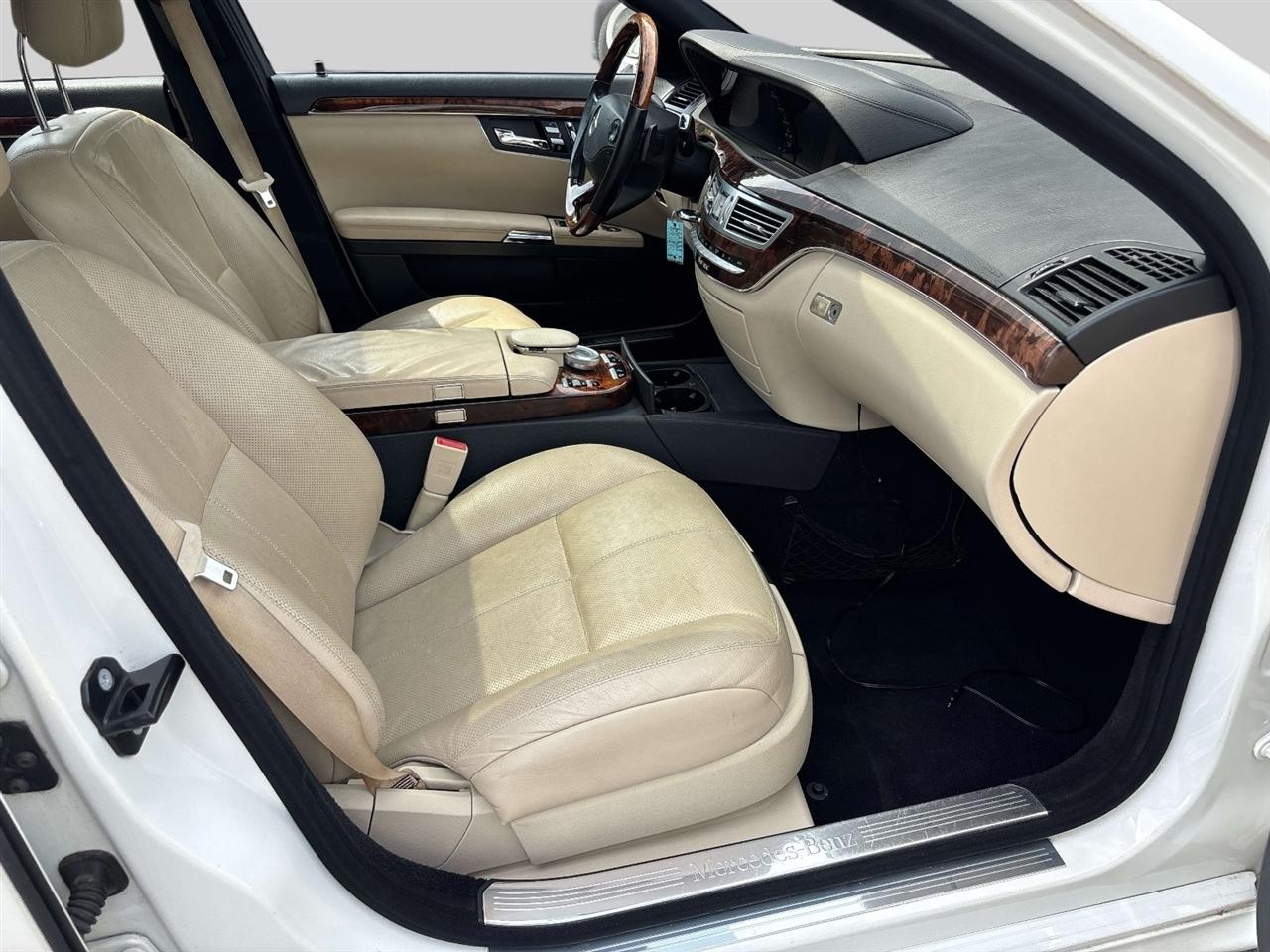 Mercedes-Benz S-Class 4dr Sdn 5.5L V8 4MATIC 2009