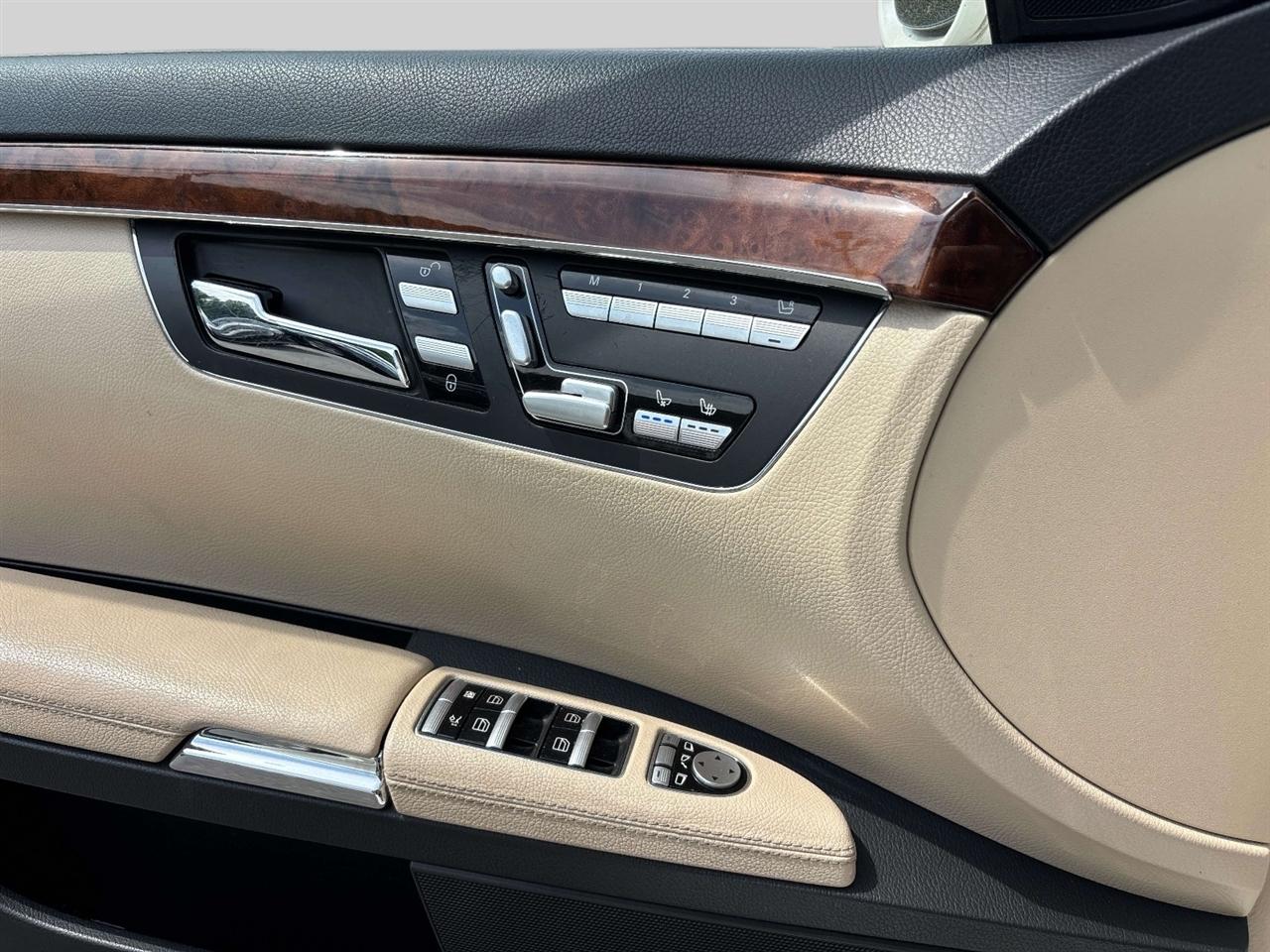 Mercedes-Benz S-Class 4dr Sdn 5.5L V8 4MATIC 2009