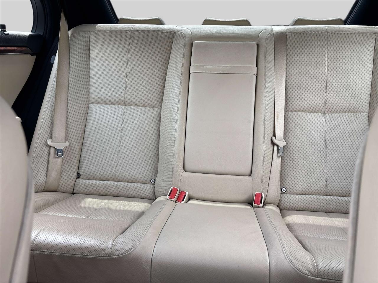 Mercedes-Benz S-Class 4dr Sdn 5.5L V8 4MATIC 2009