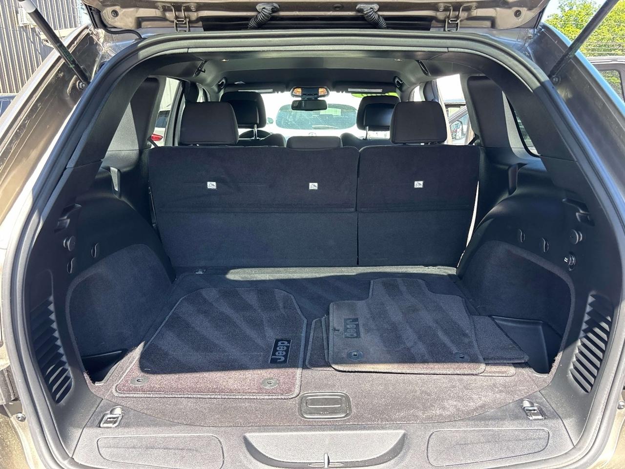 Jeep Grand Cherokee 4WD 4dr Laredo 2016